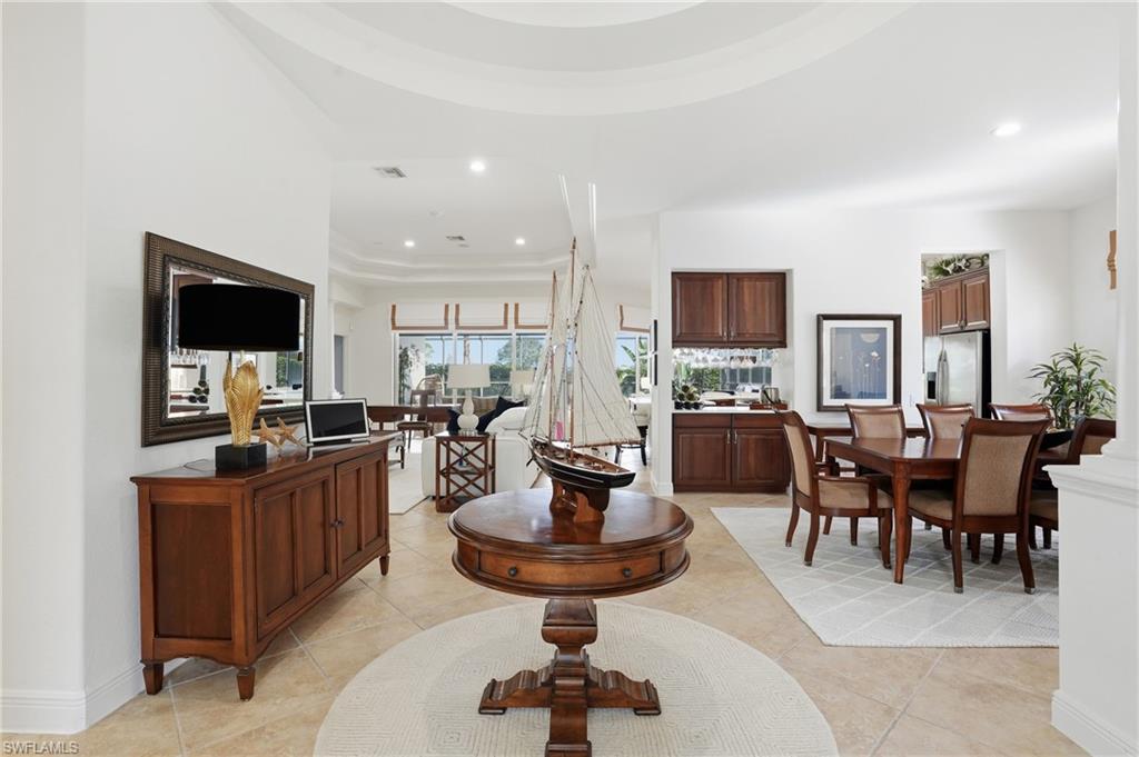 COUNTRY CLUB - Residential