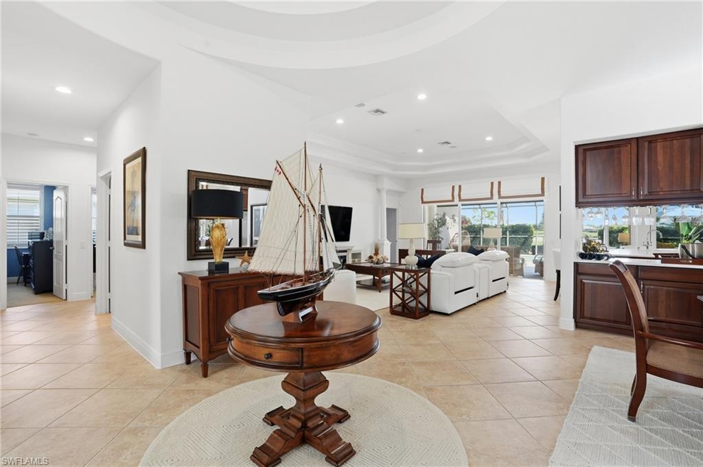 COUNTRY CLUB - Residential