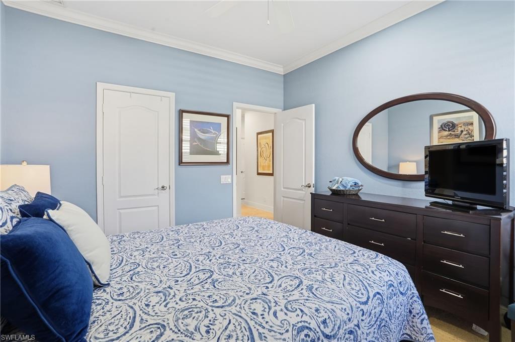 COUNTRY CLUB - Residential