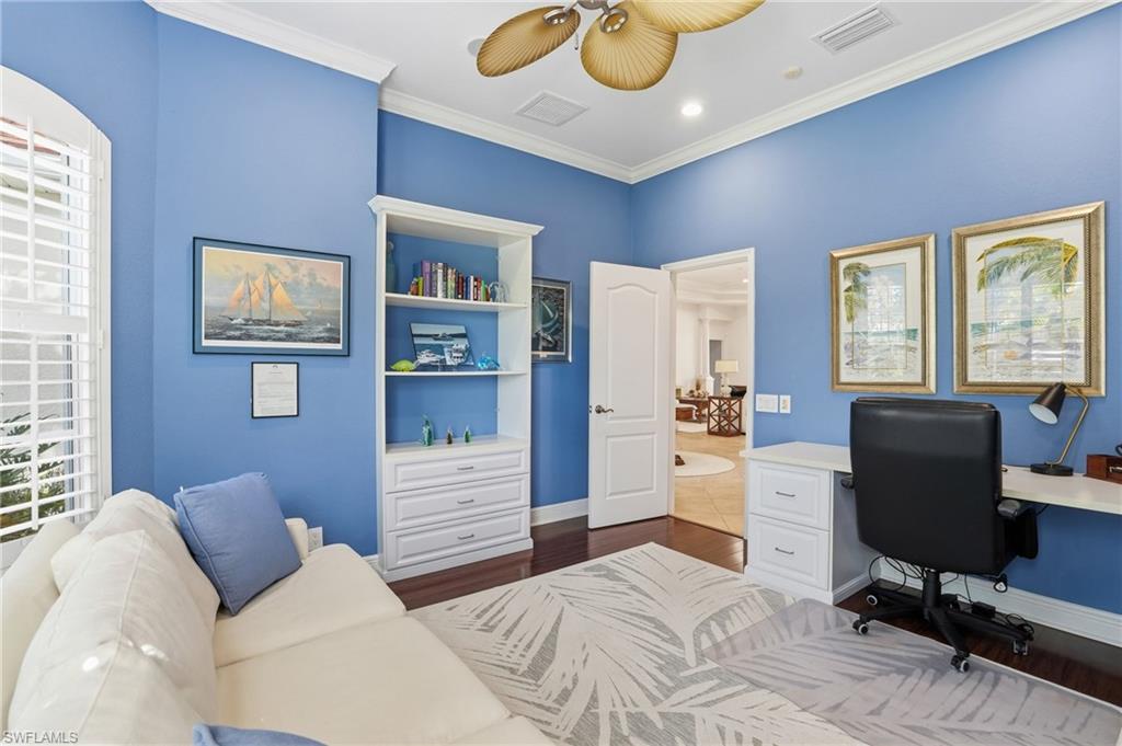 COUNTRY CLUB - Residential