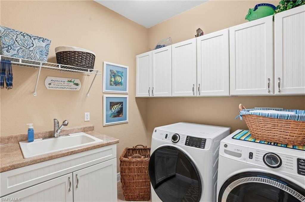 COUNTRY CLUB - Residential