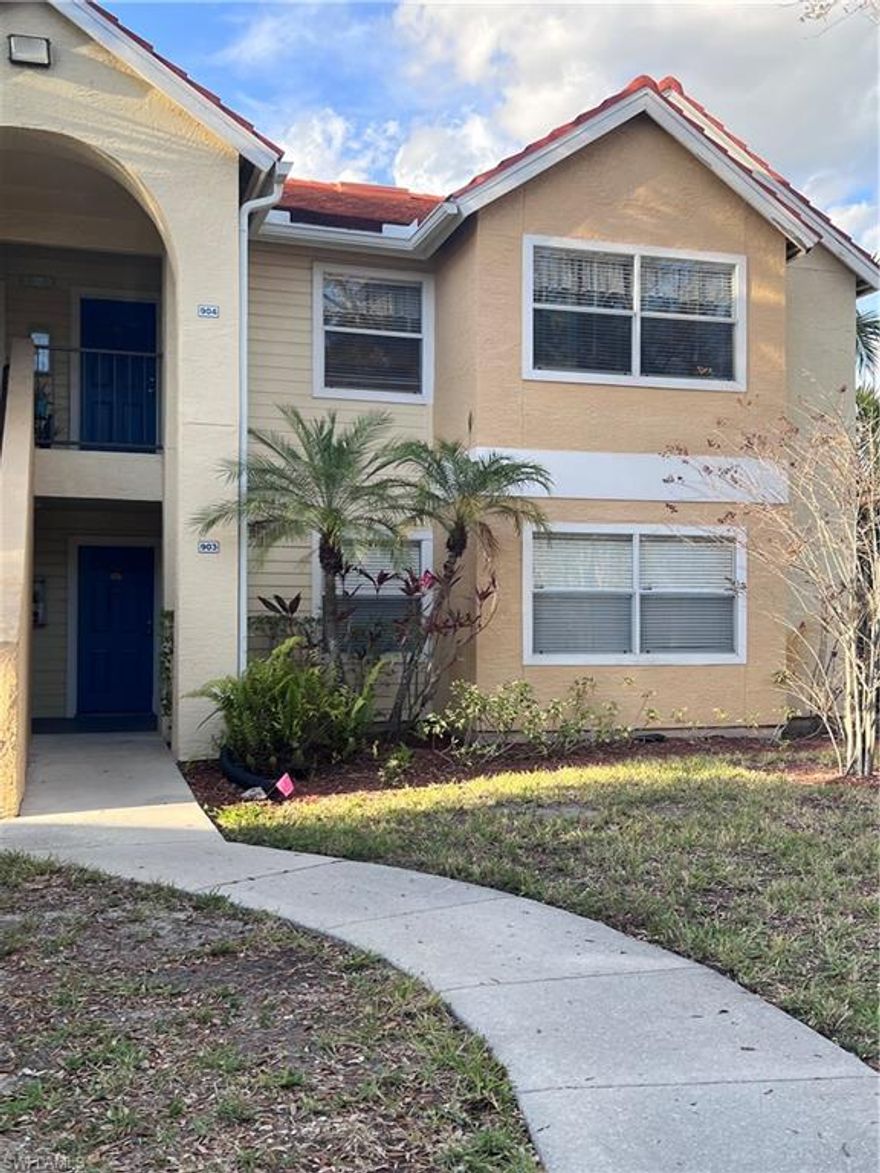 This inviting 1-bedroom, 1-bathroom home offers the perfect blend of comfort, convenience, and location. Ideal for a young couple, empty nesters, or a college student, it’s centrally located between US-41 and Summerlin—just minutes from hospitals, shopping, Florida SouthWestern State College, and a variety of great restaurants.
This desirable corner unit provides added privacy and natural light, creating a bright and welcoming living space. Inside, you’ll enjoy the convenience of an in-unit washer and dryer, making everyday living simple and stress-free. Additional highlights include covered parking and easy walking access to the pickleball court. Comfortable, well-located, and affordably priced—this rental won’t last long!