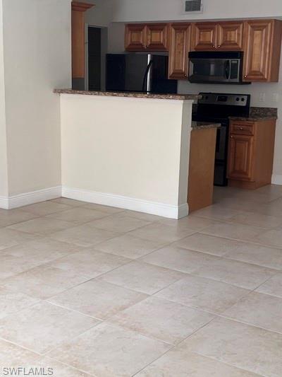 VENETIAN PALMS - Residential Lease