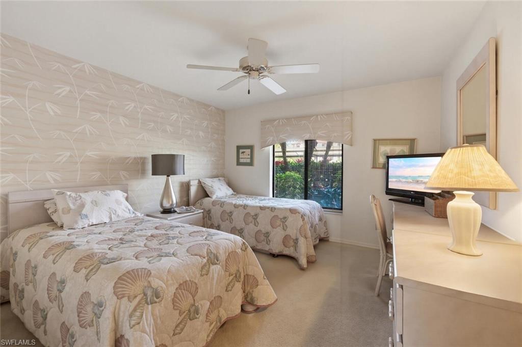 COUNTRY MANOR - Residential