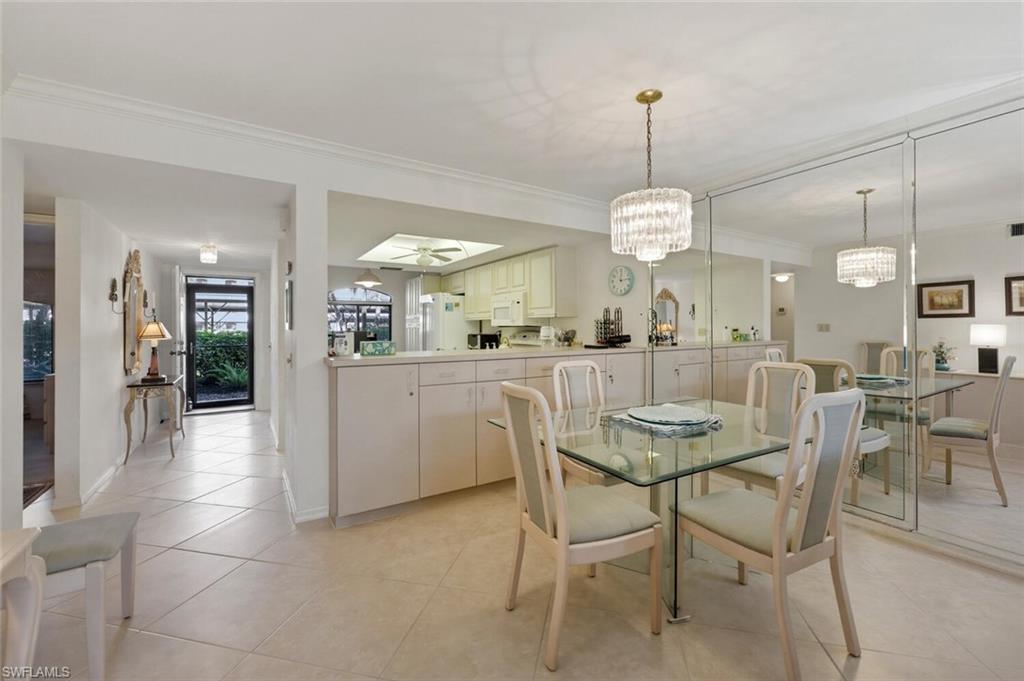 COUNTRY MANOR - Residential