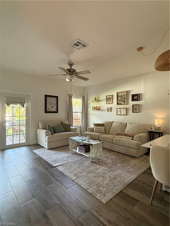 ISLAND PARK WOODS - Residential Lease