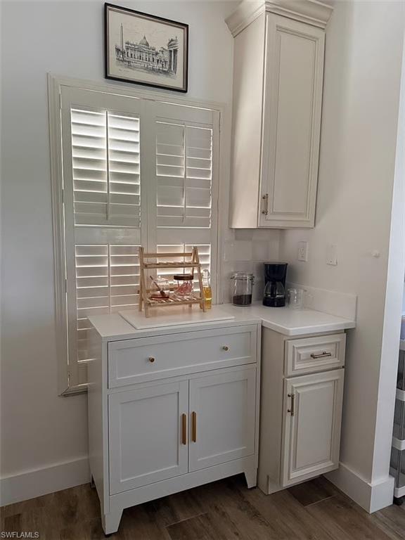 ISLAND PARK WOODS - Residential Lease