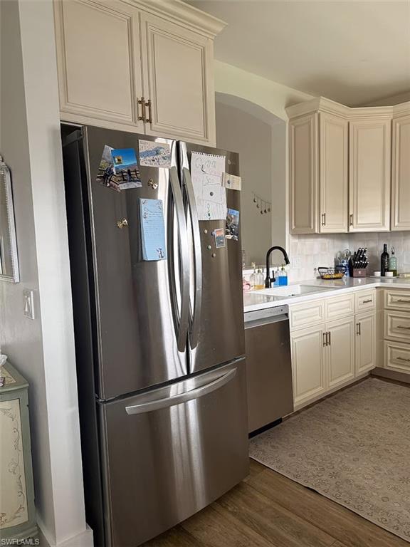 ISLAND PARK WOODS - Residential Lease