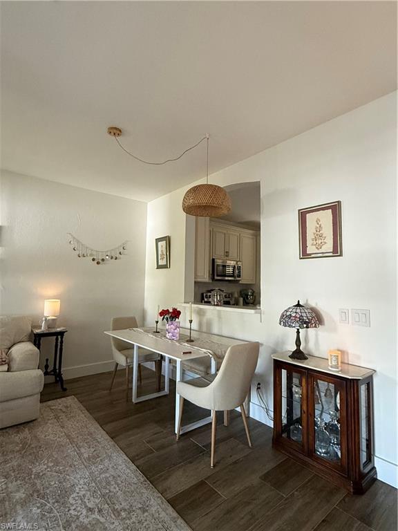 ISLAND PARK WOODS - Residential Lease