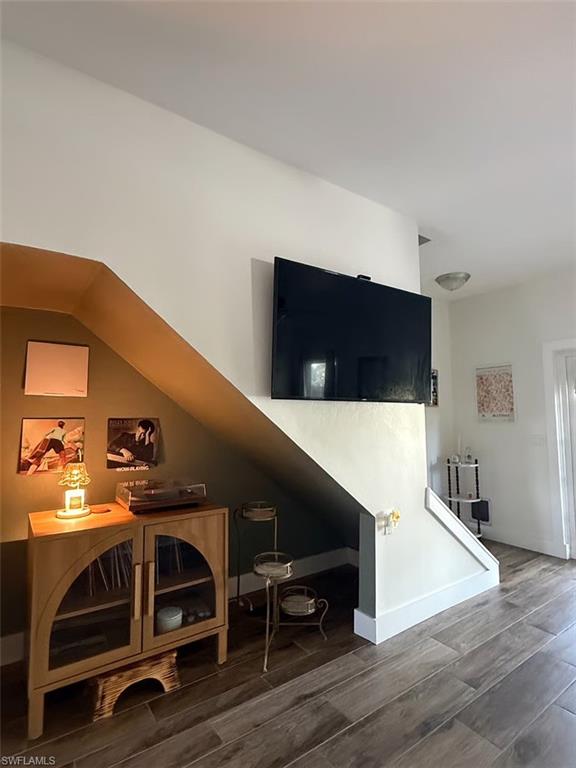 ISLAND PARK WOODS - Residential Lease