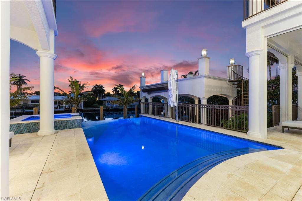 AQUALANE SHORES - Residential