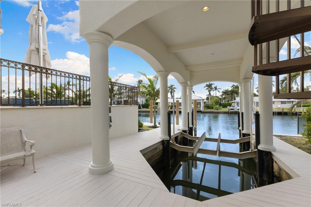 AQUALANE SHORES - Residential