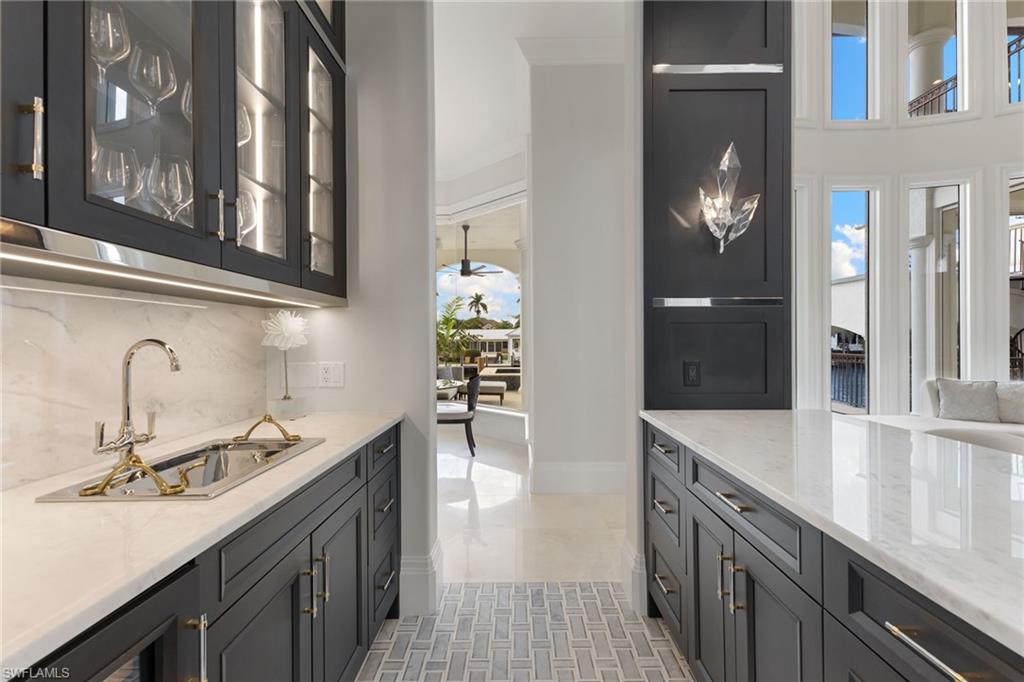 AQUALANE SHORES - Residential