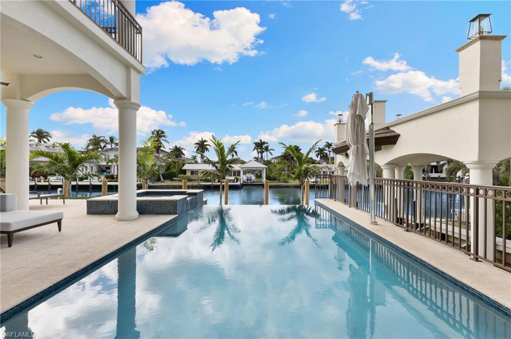 AQUALANE SHORES - Residential