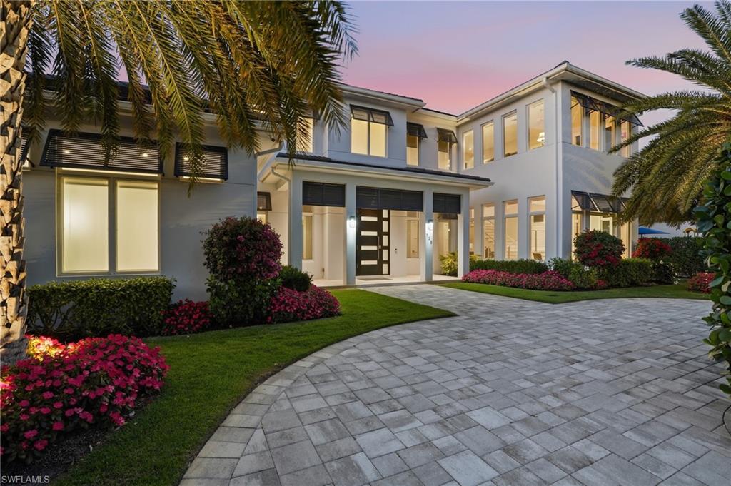 MOORINGS - Residential