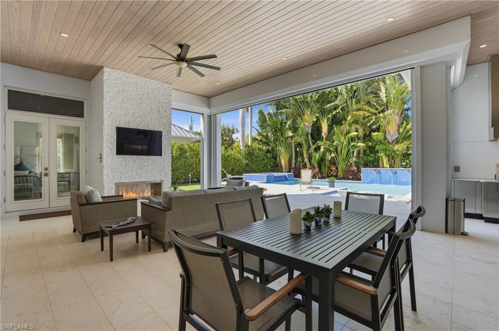 MOORINGS - Residential