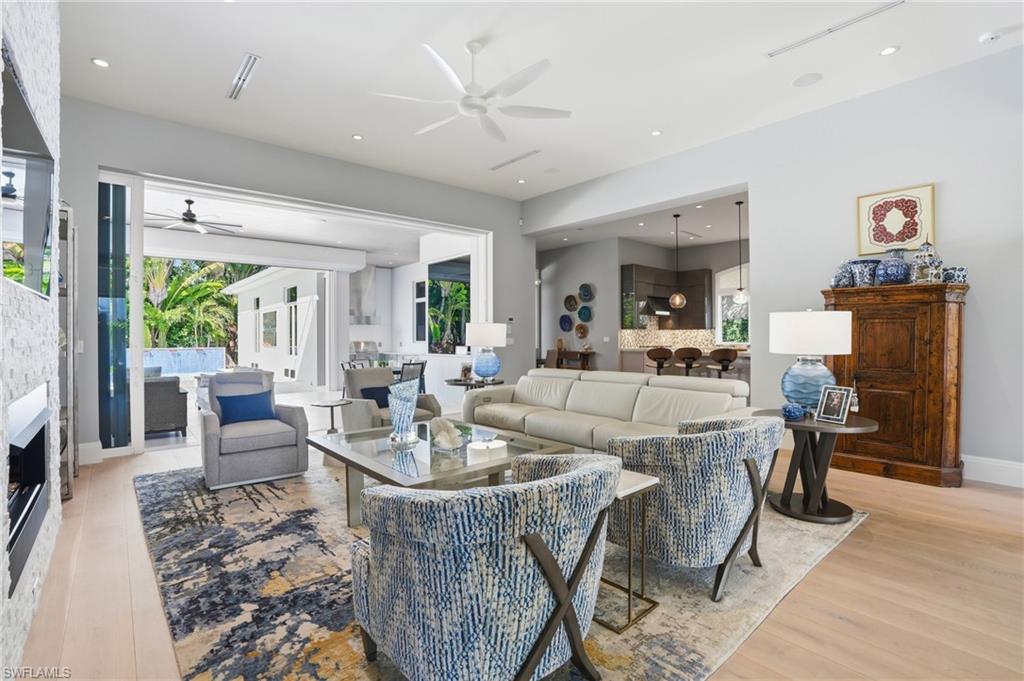 MOORINGS - Residential