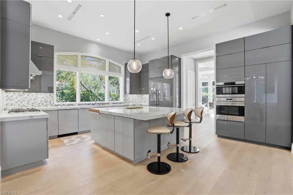 MOORINGS - Residential