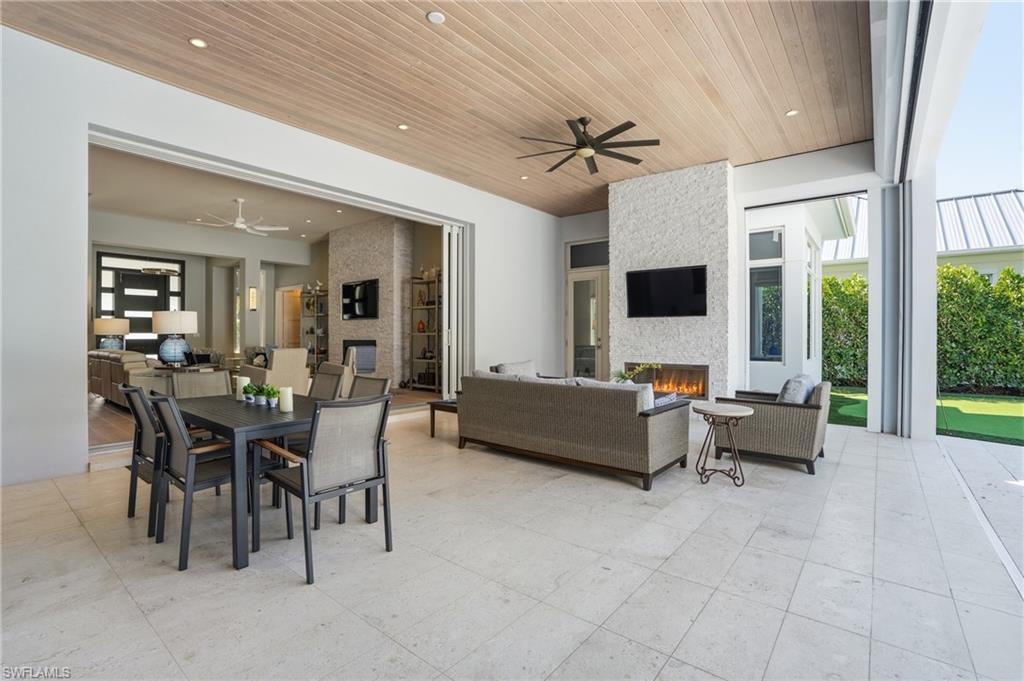 MOORINGS - Residential