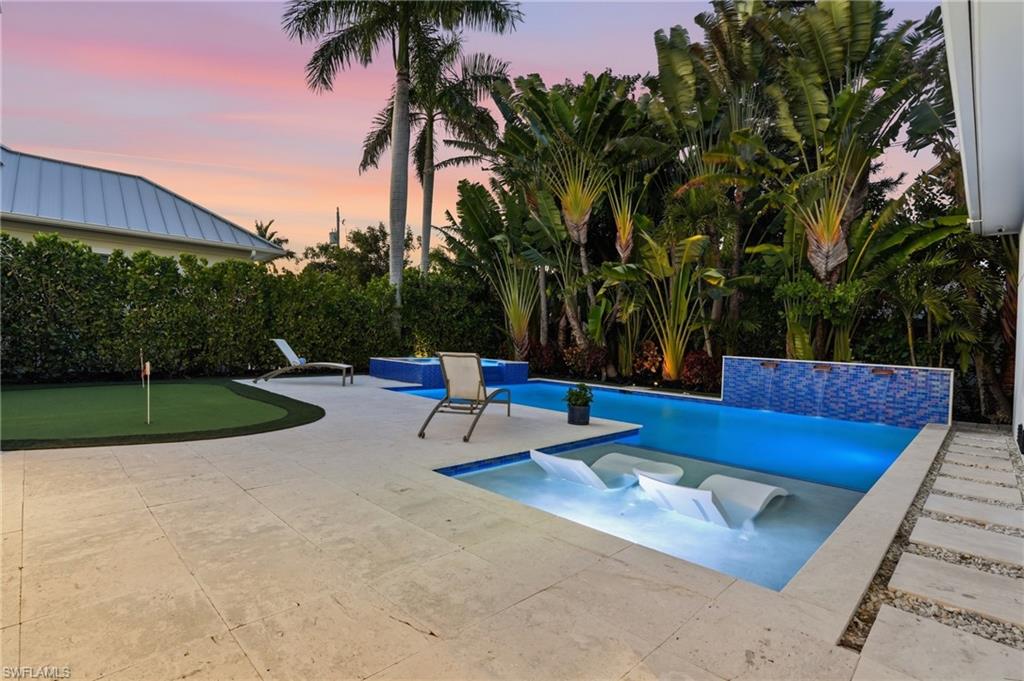 MOORINGS - Residential