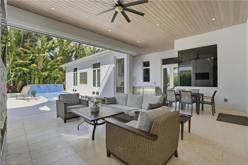 MOORINGS - Residential