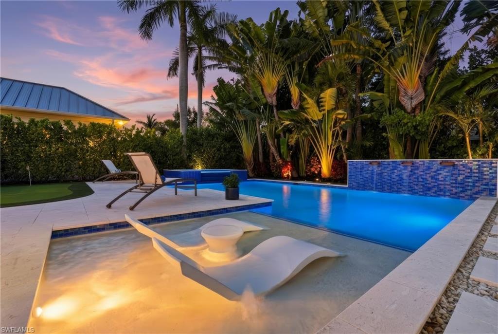 MOORINGS - Residential