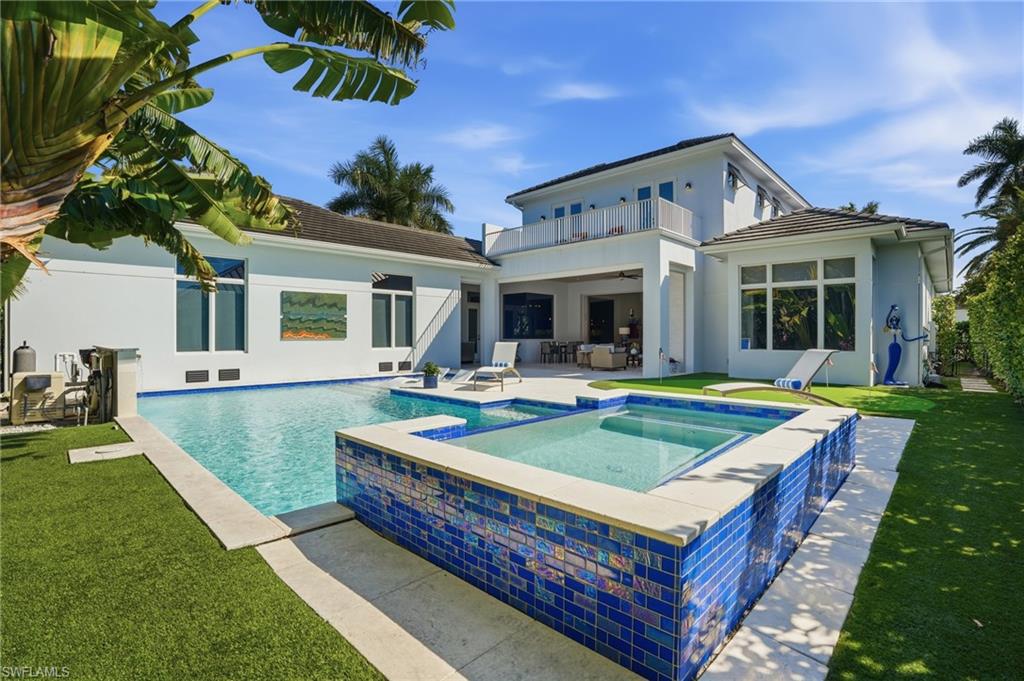 MOORINGS - Residential