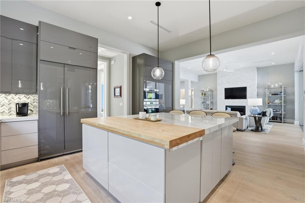 MOORINGS - Residential