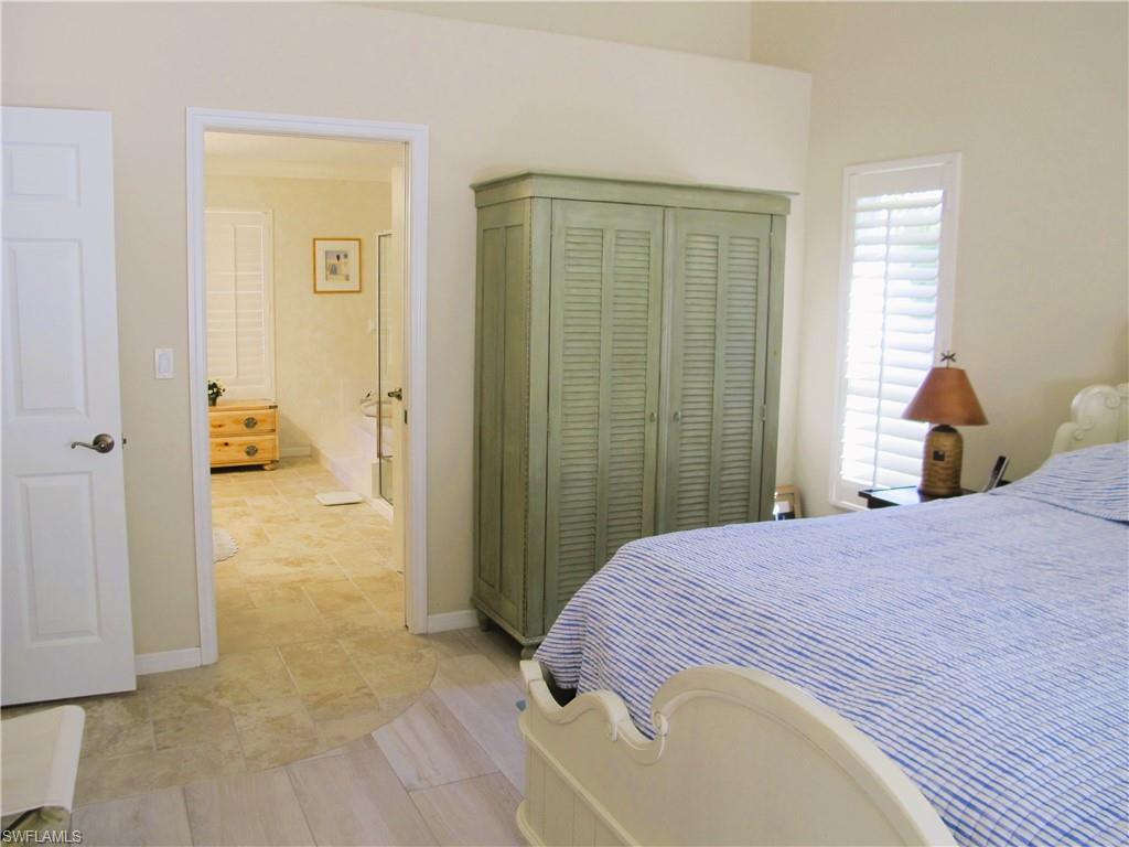 WILSHIRE LAKES - Residential