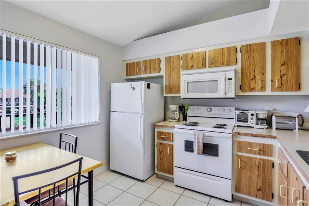 COUNTRY CLUB VILLAGE - Residential