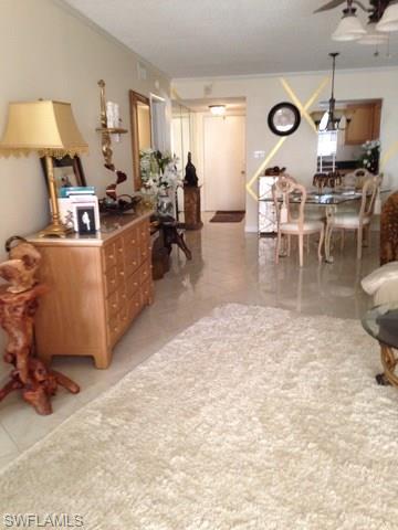 COUNTRY CLUB MANOR - Residential