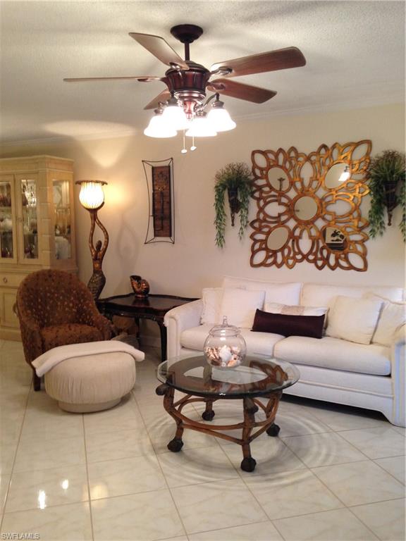 COUNTRY CLUB MANOR - Residential