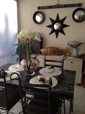 COUNTRY CLUB MANOR - Residential