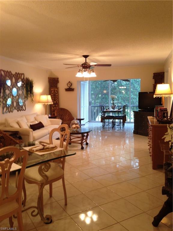 COUNTRY CLUB MANOR - Residential