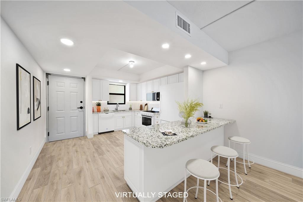 SAND POINTE - Residential