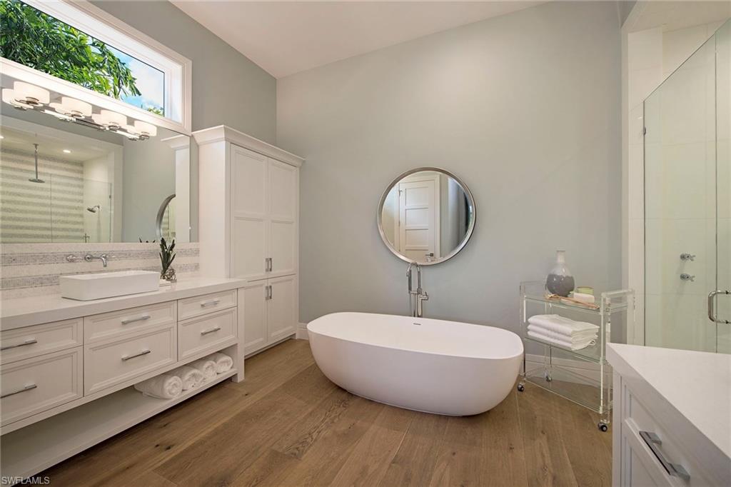 MOORINGS - Residential