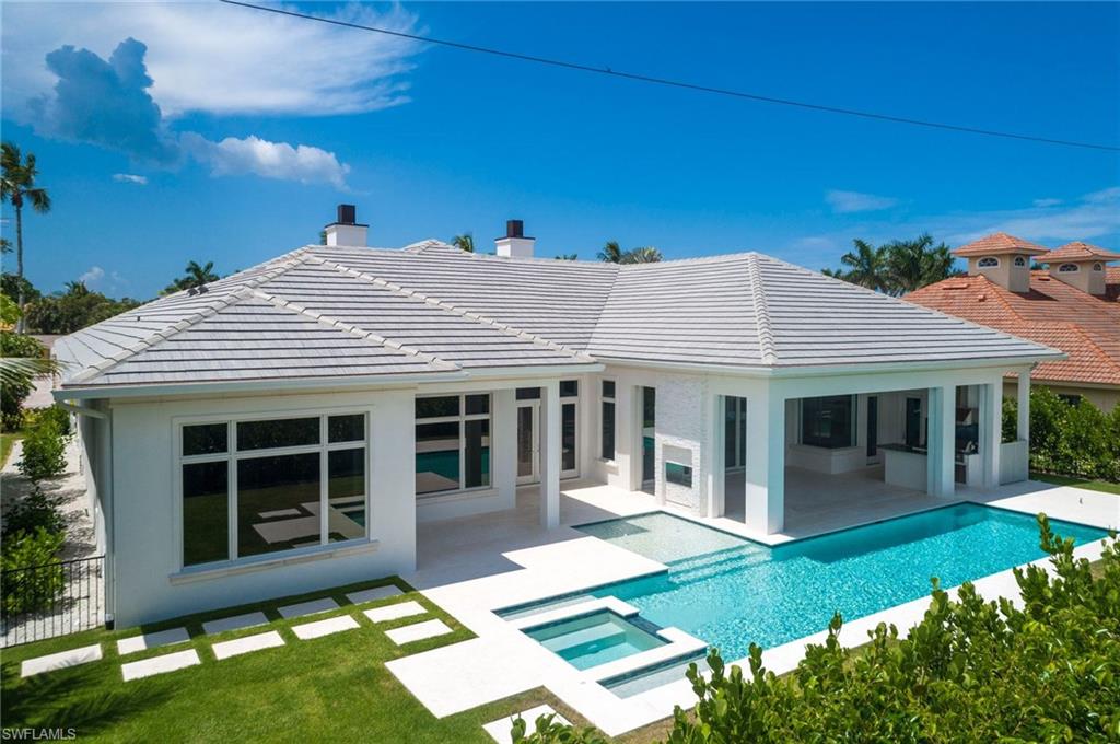 MOORINGS - Residential