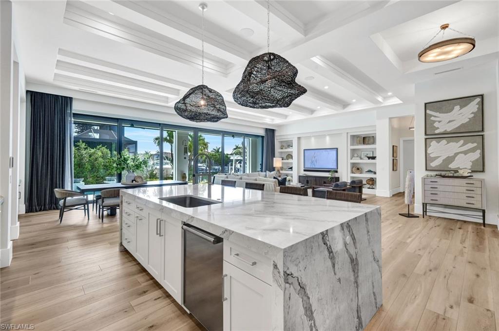 MARCO BEACH - Residential