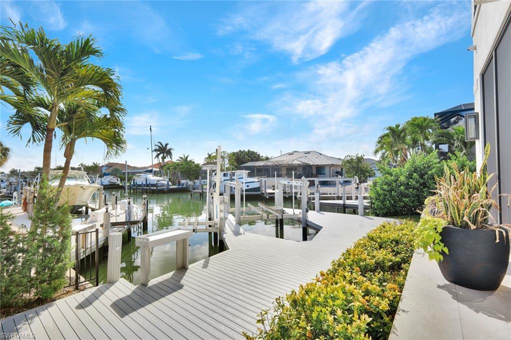 MARCO BEACH - Residential