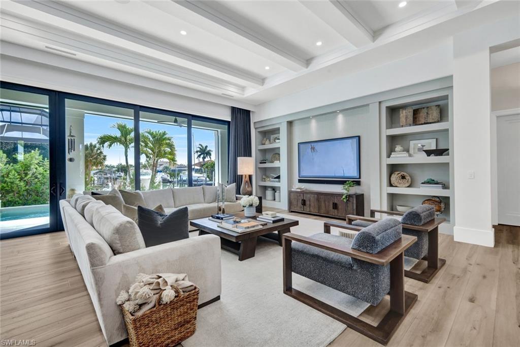 MARCO BEACH - Residential