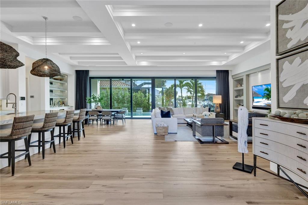 MARCO BEACH - Residential