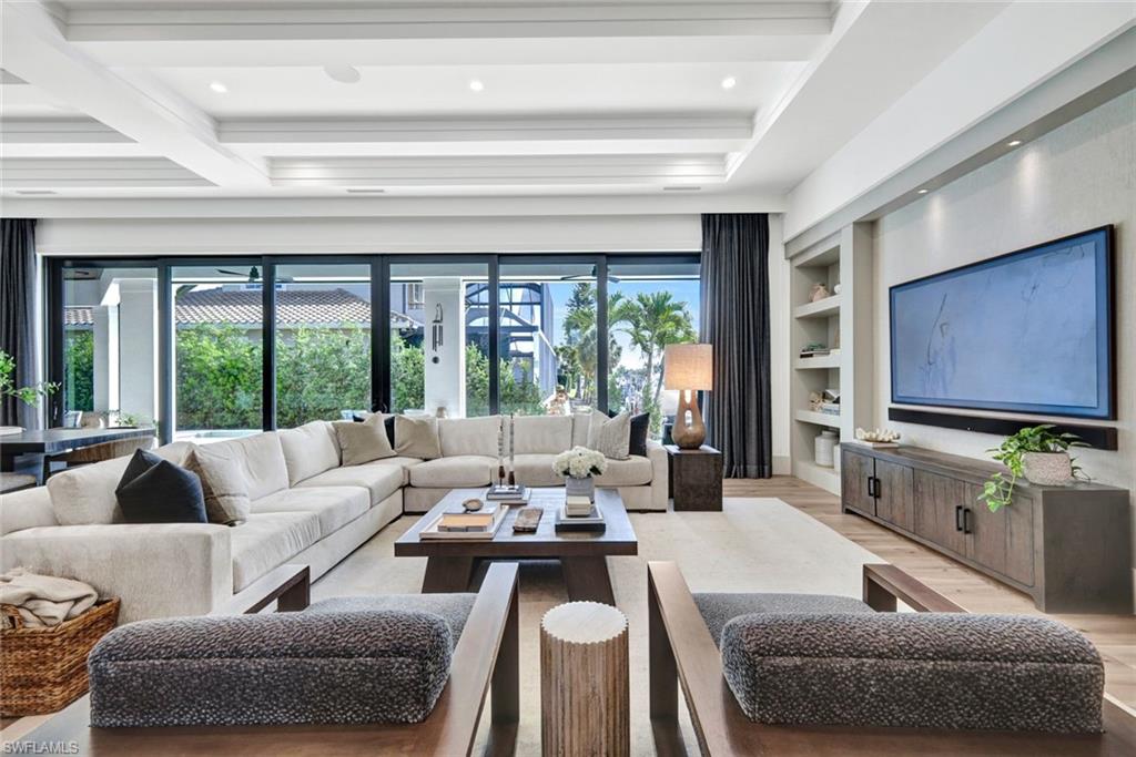 MARCO BEACH - Residential