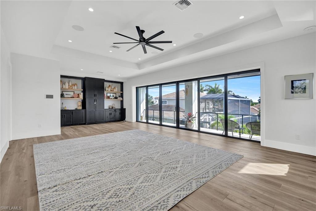 MARCO BEACH - Residential