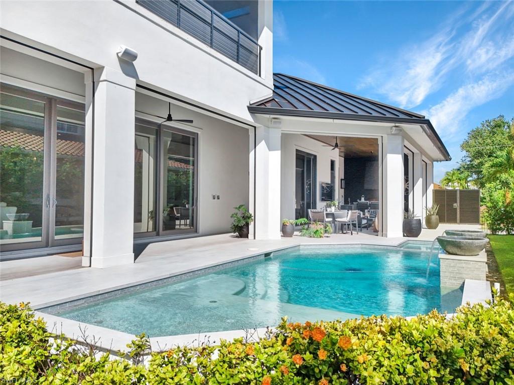 MARCO BEACH - Residential