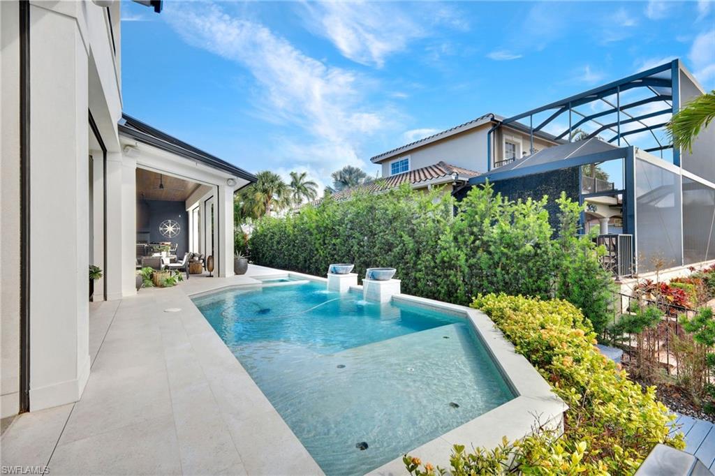 MARCO BEACH - Residential