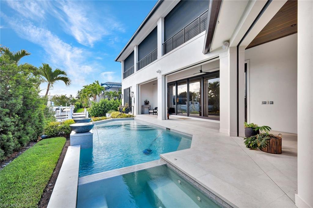 MARCO BEACH - Residential
