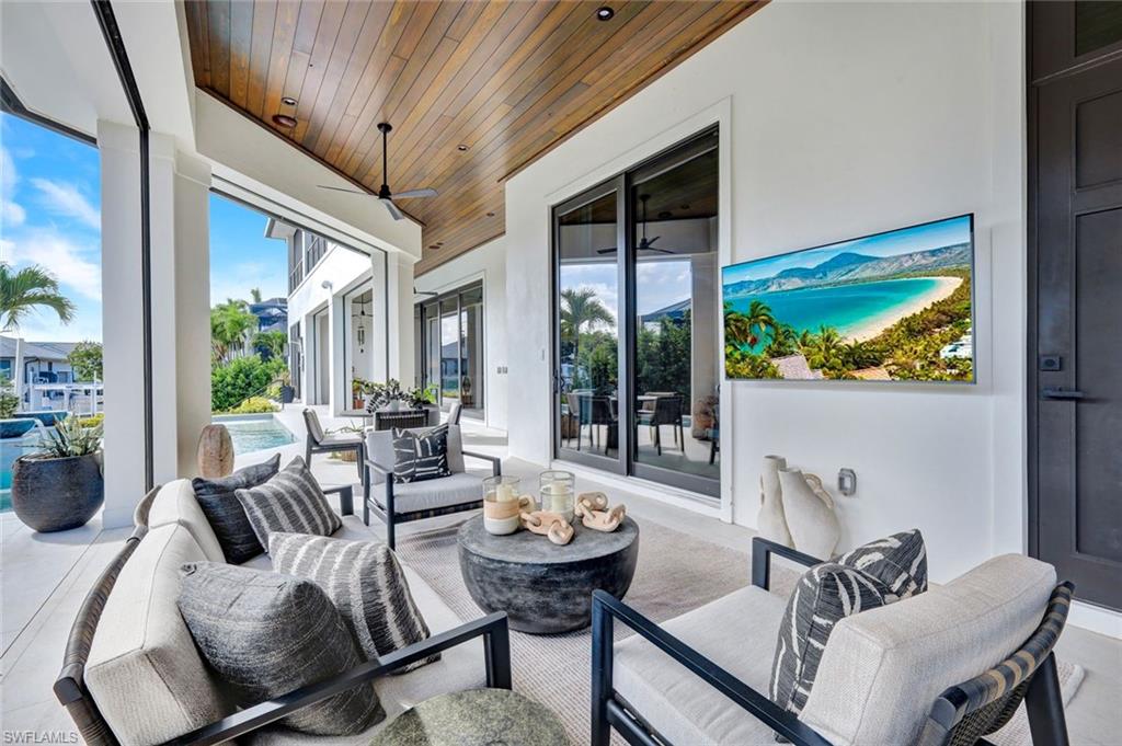 MARCO BEACH - Residential