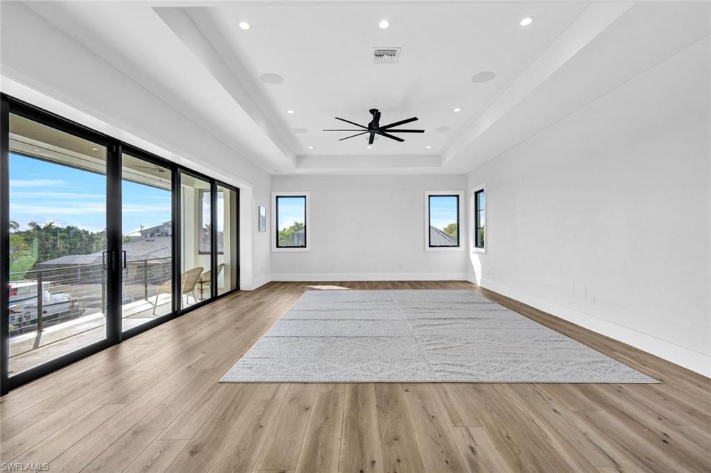 MARCO BEACH - Residential