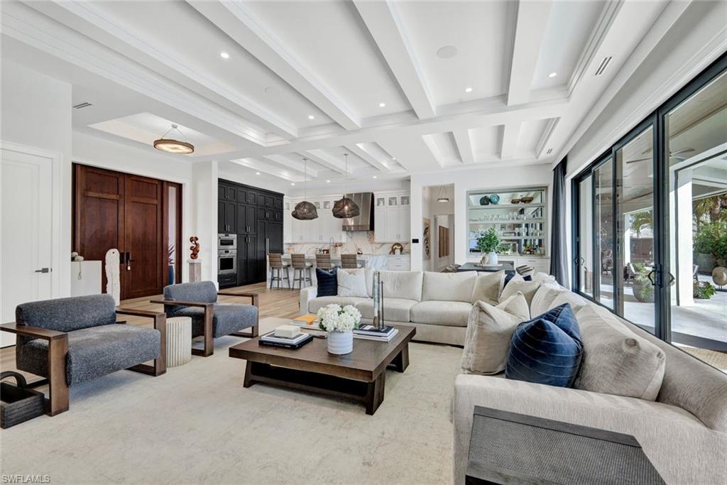 MARCO BEACH - Residential