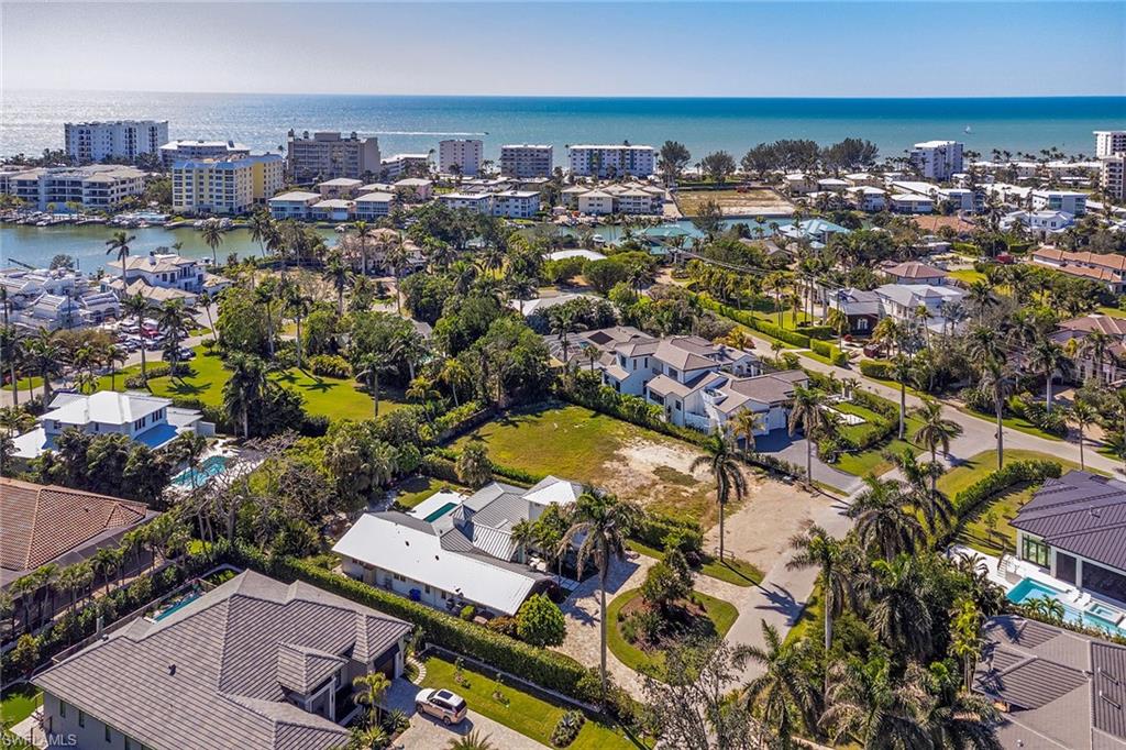 MOORINGS - Residential